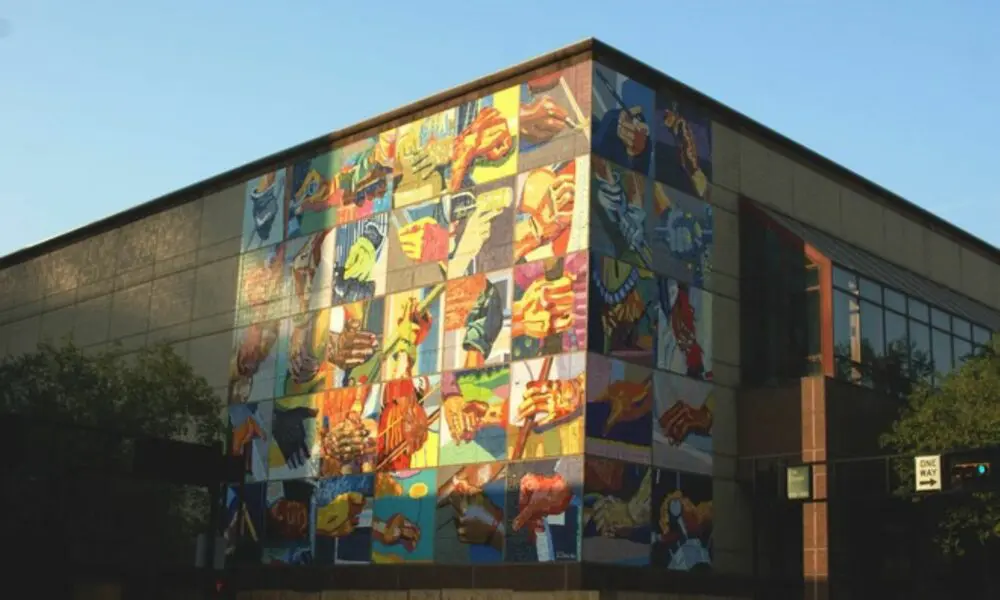 Artworks 'The Hands that Built our City"